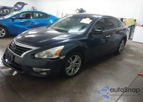 2013 Nissan Altima 2.5 Sv z USA, uszkodzony, nr VIN 1N4AL3AP0DC251118
